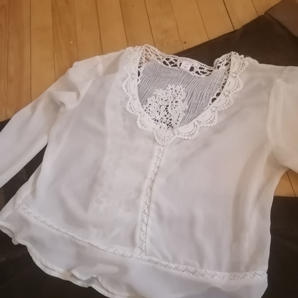 Pretty long sleeve Lace Shirt - Picture 3 of 6